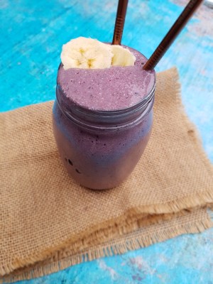 Blueberry Muffin Smoothie Shake