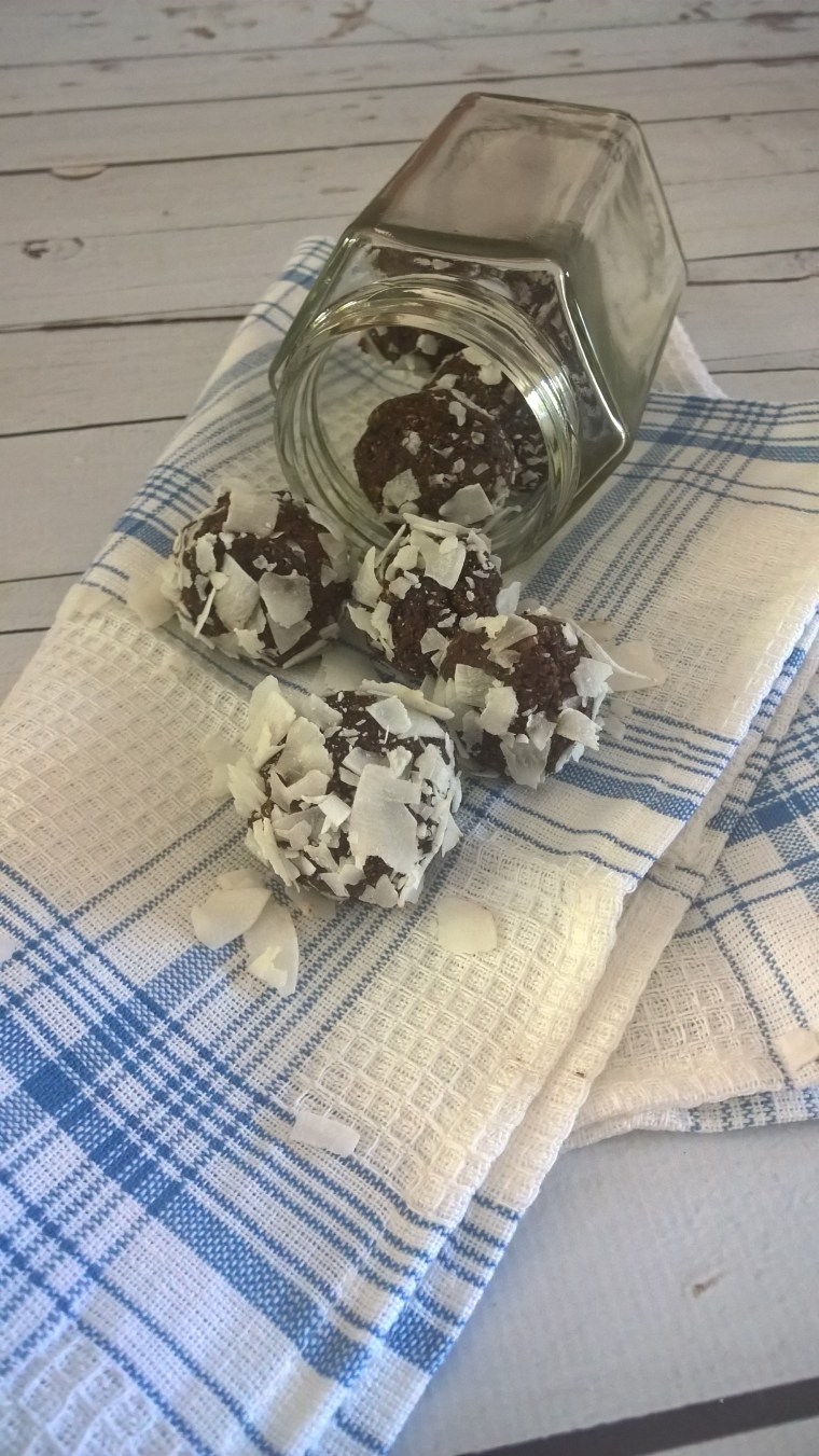 Cacao & Coconut Energy Balls