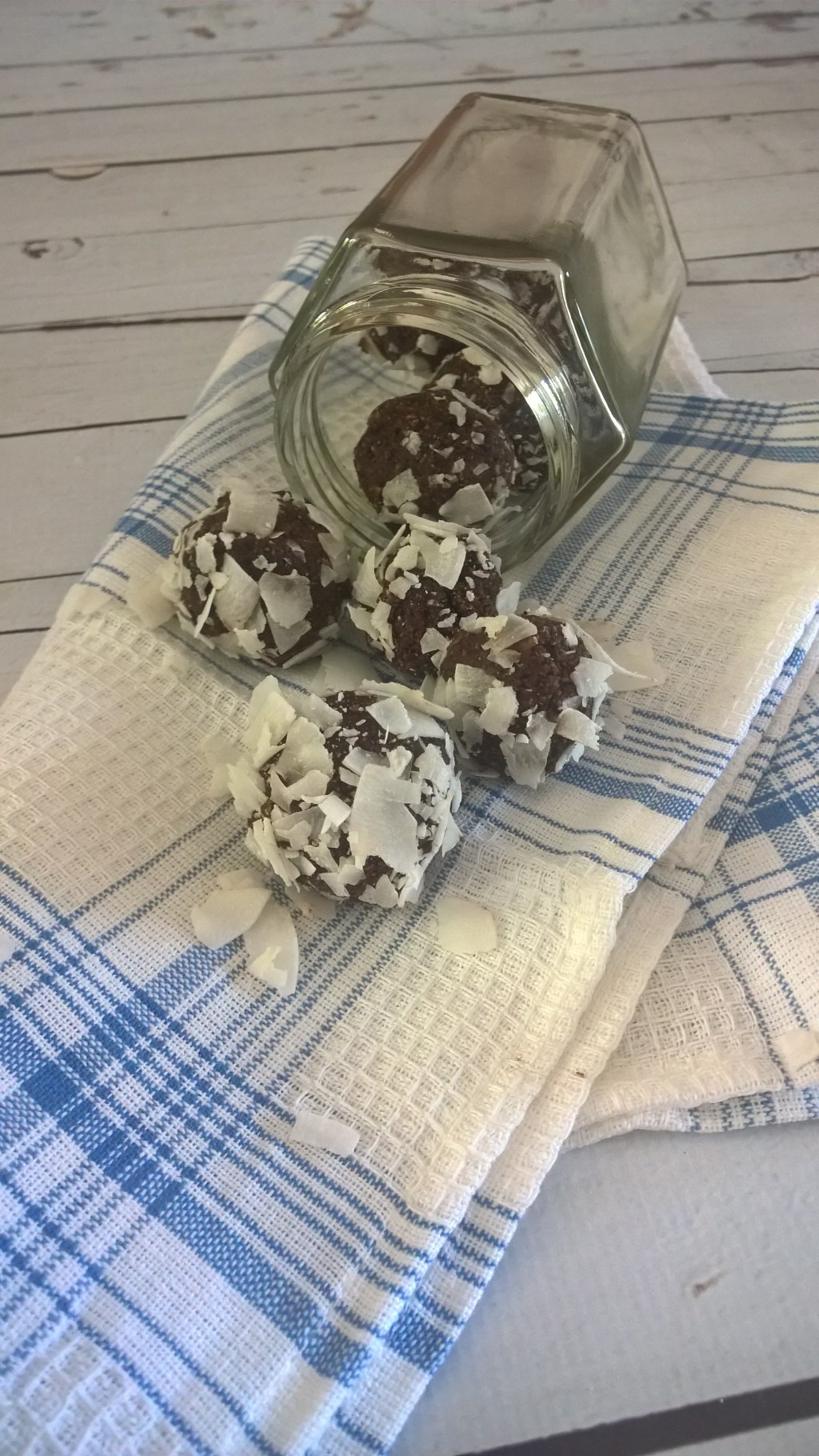 Cacao & Coconut Energy Balls