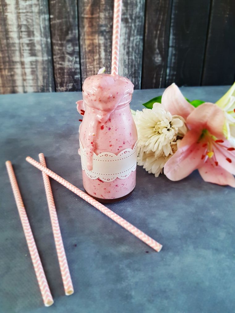 Creamy Strawberry & Tahin Smoothie