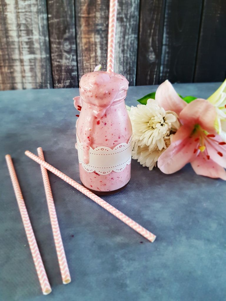 Creamy Strawberry & Tahin Smoothie