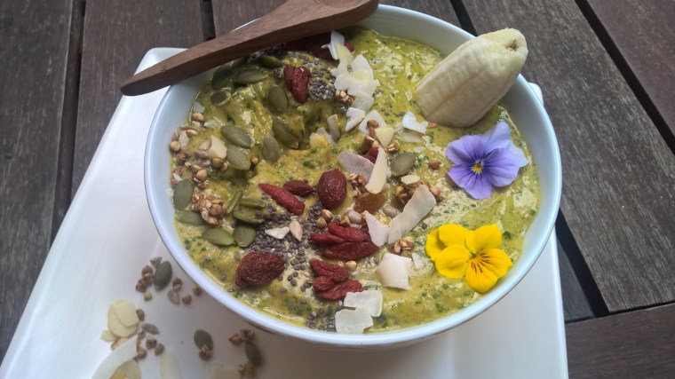 Golden Mango Turmeric Smoothie Bowl