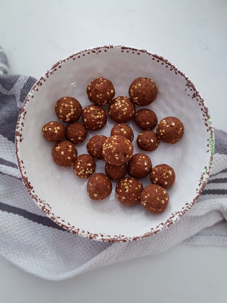 Delicious nut free bliss balls